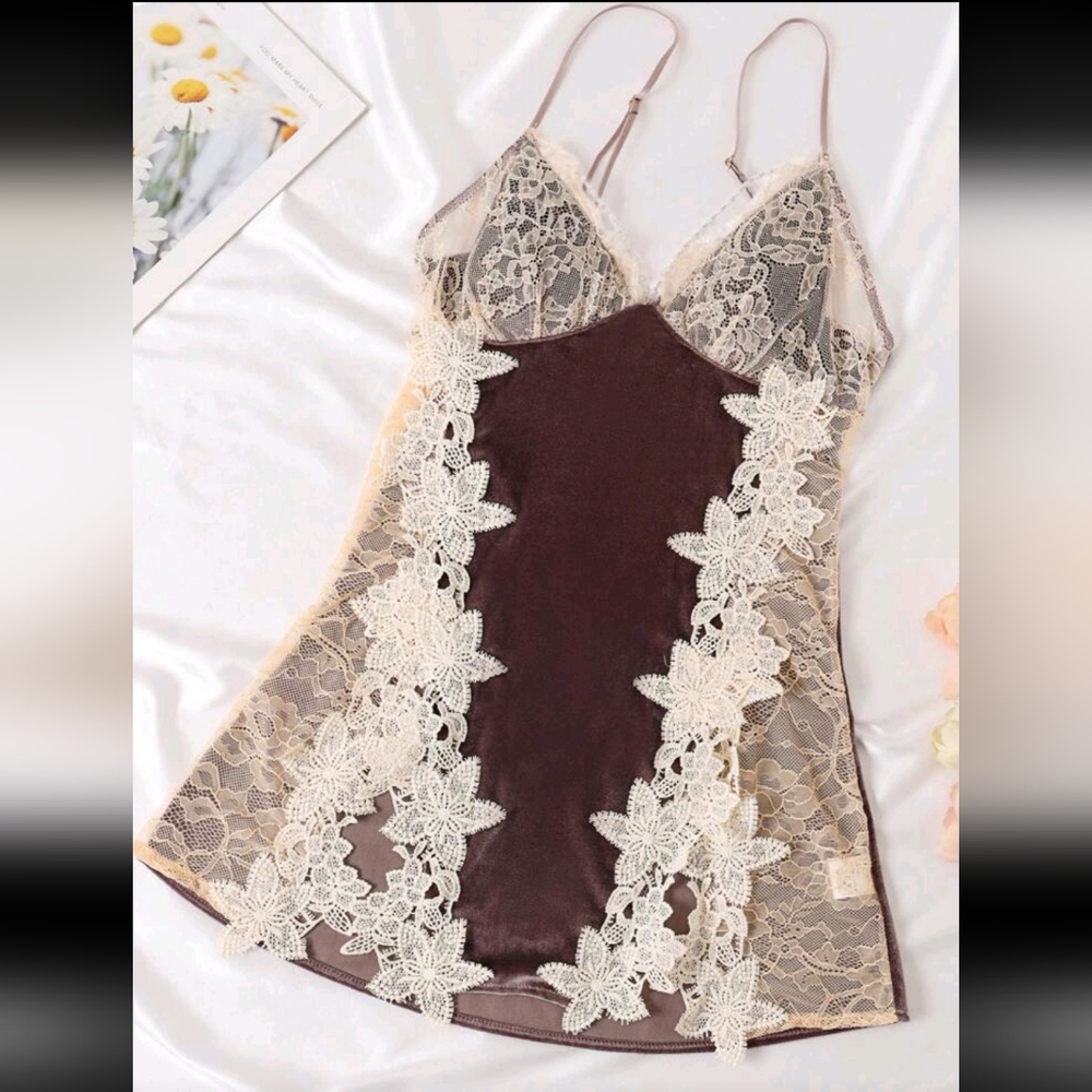 Elegant Lace Trim Chemise in Dusty Purple and Cream